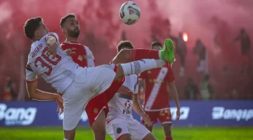 تواصل مفاجئ الكاف مع أولمبيك أسفي قبل لقاء الوداد